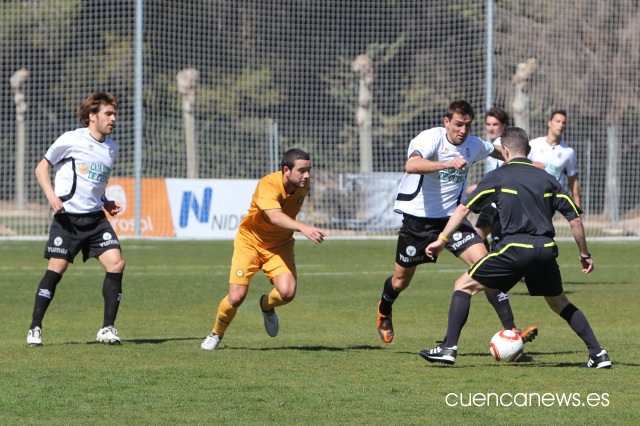 El desacierto en los metros finales impide la victoria de la Balompédica (1-1)