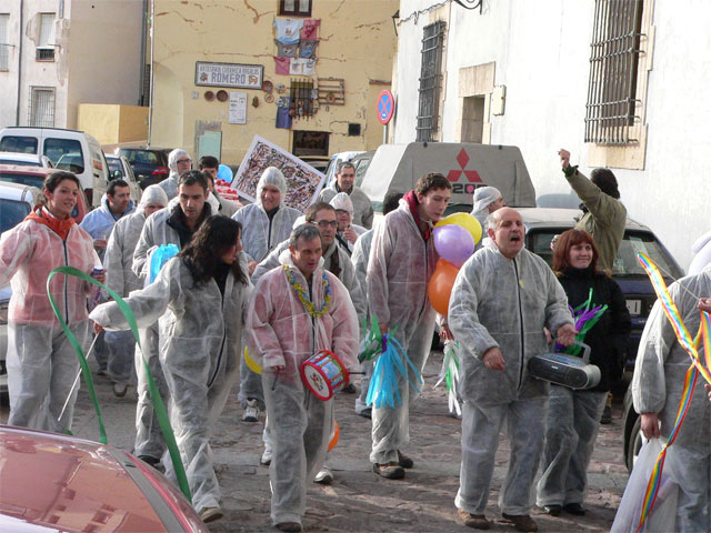 Desfile alternativo de carnaval desde el Centro Infantas de España