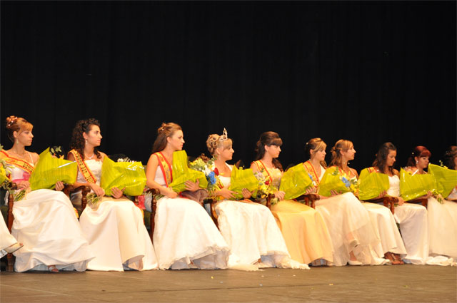 Coronación de la reina, damas y pregón de San Julián