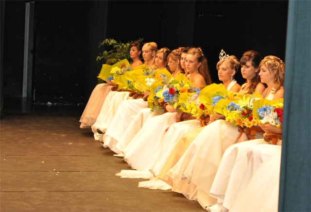 Coronación de la reina, damas y pregón de San Julián