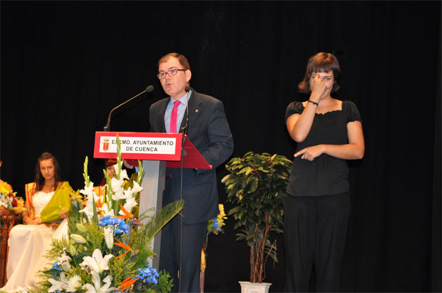 Coronación de la reina, damas y pregón de San Julián