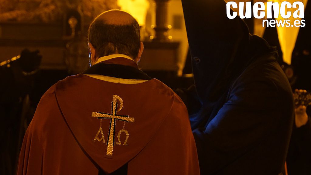 Lunes Santo, Procesión de la Vera Cruz