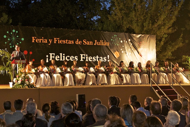 Coronación de la reina, damas y pregón de San Julián