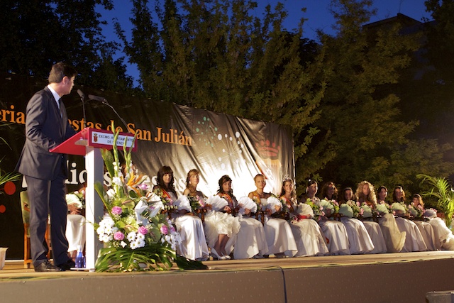 Coronación de la reina, damas y pregón de San Julián