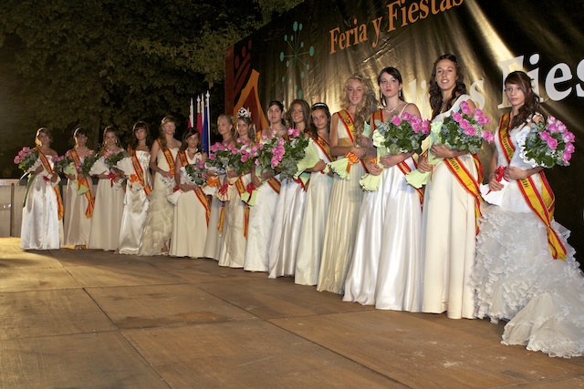 Coronación de la reina, damas y pregón de San Julián