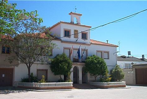 El Ayuntamiento de Santa María del Campo Rus afirma que el centro de  mayores está abierto a “todos los pensionistas y jubilados de la localidad”  | Cuenca News