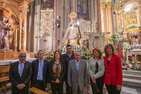 La Corporación municipal cumplimenta el voto hecho en 1736 en la misa en honor a la Virgen de la Luz celebrada hoy