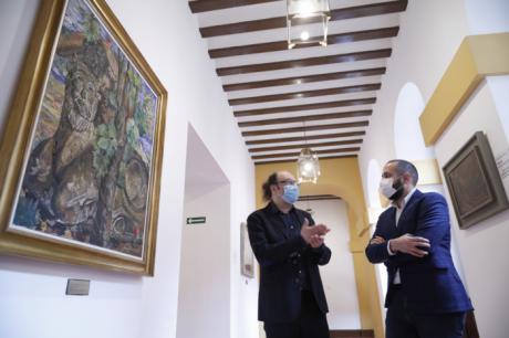 El director de la Fundación Gregorio Prieto visita la obra exhibida y custodiada en las Cortes regionales