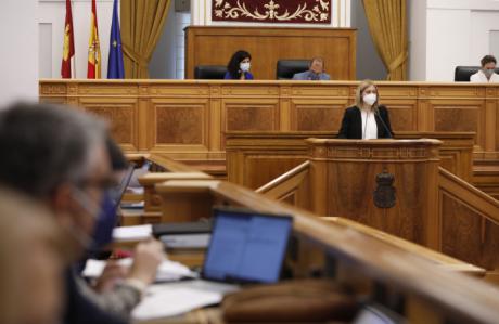 Las Cortes regionales reconocen los esfuerzos de profesionales, población y Gobierno regional durante el primer año de pandemia