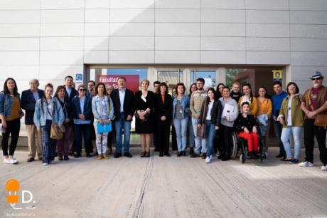 Los candidatos a la alcaldía inician su campaña haciendo radio en la Facultad de Comunicación