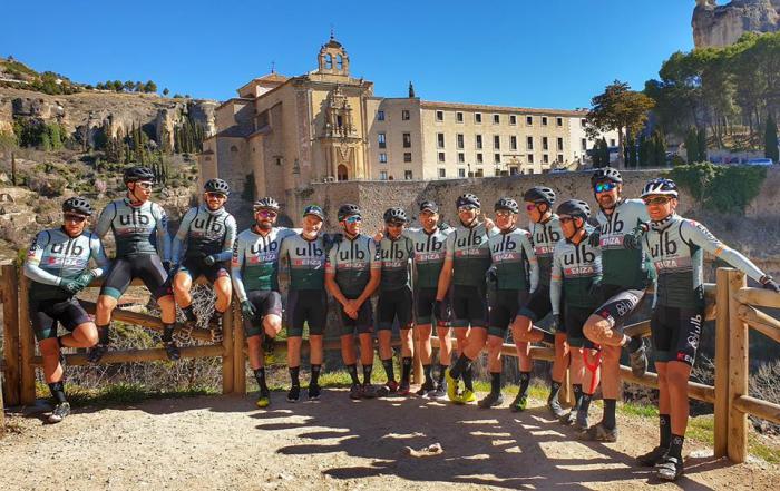 El pasado fin de semana se presentó el nuevo equipo ciclista KENZA ULB Racing Team en la Ciudad de Cuenca