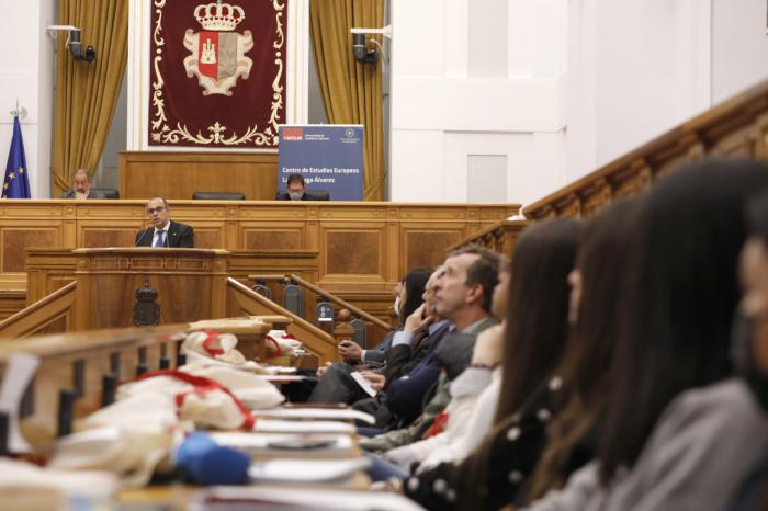 Bellido defiende que en estos 40 años de Autonomía “Castilla-La Mancha ha sido útil para el progreso de la gente, la igualdad y la vertebración de España”