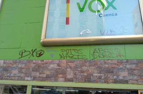 La sede de Vox en Cuenca sufre un ataque con pintadas e insultos