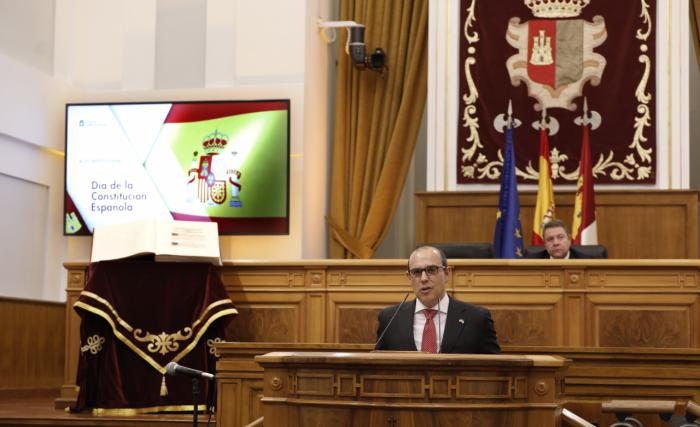 Bellido hace un llamamiento a las fuerzas políticas en el Día de la Constitución para fomentar “el diálogo desde el respeto y para tener más democracia”