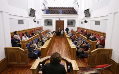 Un centenar de visitantes en la primera jornada de Puertas Abiertas del año