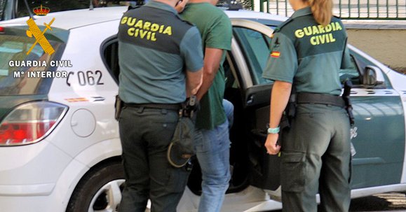 La Guardia Civil ha detenido a una persona por cuatro delitos de robo con violencia cometidos en la localidad de Seseña