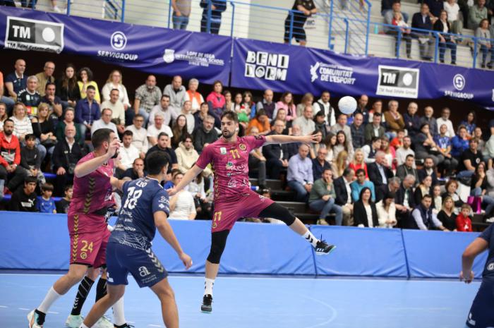 El BM Cuenca da la vuelta al marcador y elimina al TM Benidorm en la Copa del Rey (30-32)