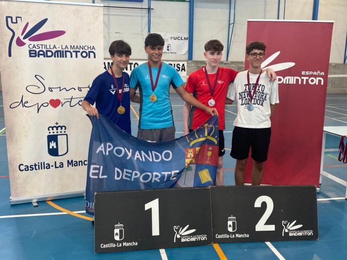 Seis pódiums para el Club Bádminton Albatros en el Torneo TTR de Cobisa