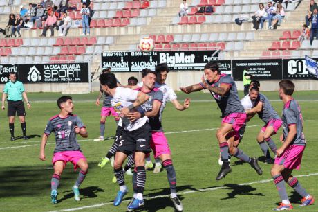 El Conquense se impone al CF Talavera y asegura su permanencia en Segunda RFEF (1-0)