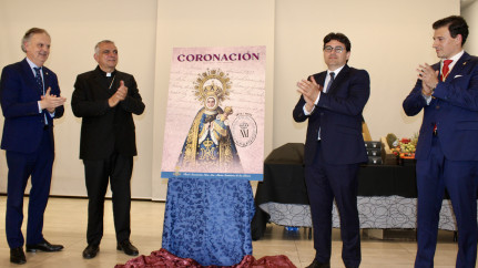 Francisco Navarro asiste a la presentación de la revista ‘Coronación’ y anima a la Asociación Virgen de Los Llanos en su 150 aniversario a “seguir abanderando el cariño a la Patrona”