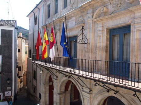 El Ayuntamiento de Cuenca aprueba homenajear a los católicos asesinados en la Guerra Civil con el apoyo de VOX, PP y CnU
