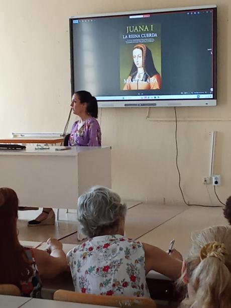 María Lara clausura en Aranjuez el curso 2024/25 de la UNED Senior