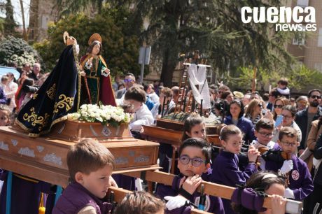 Cerca de 200 niños participan en la procesión infantil de la parroquia de Fuente del Oro