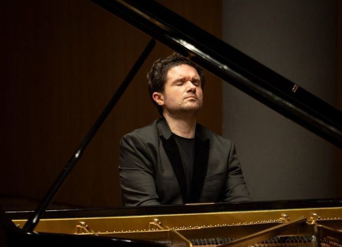En imagen el pianista  Eduardo Fernández