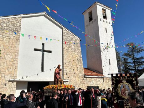 San José Obrero recorre las calles de Las Quinientas en una emotiva procesión del Primero de Mayo