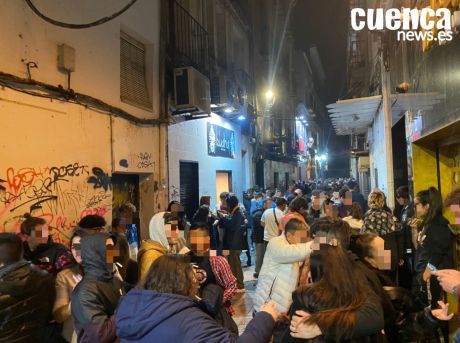Dos locales sancionados por incumplir los horarios y generar ruidos en la zona de La Calle