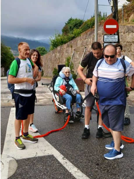 Plena inclusión CLM celebra la X edición de su Camino de Santiago con la voluntaria más longeva de España, de 90 años
