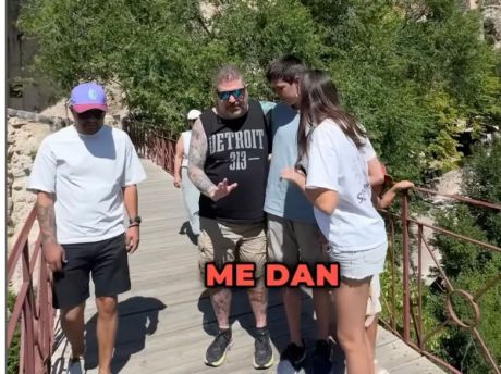 Larry Shy, el influencer estadounidense que se rinde ante el encanto de Cuenca