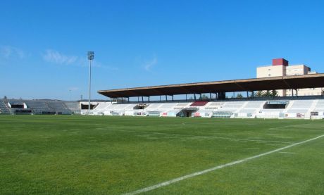 El Conquense acomete la renovación integral del césped de La Fuensanta