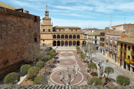La ARMH de Cuenca pide la dimisión de un concejal del PP por exhibir una bandera franquista