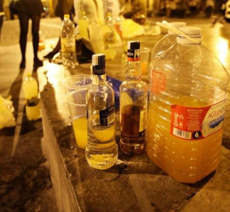 La Policía Local de Cuenca levanta seis actas por botellón en el parque del Huécar