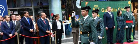 Cuenca inicia los actos en honor a la Virgen del Pilar con el izado de la bandera de España