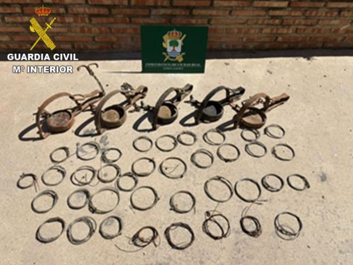 El SEPRONA incauta lazos y cepos ilegales en inspecciones contra trampas prohibidas en Ciudad Real