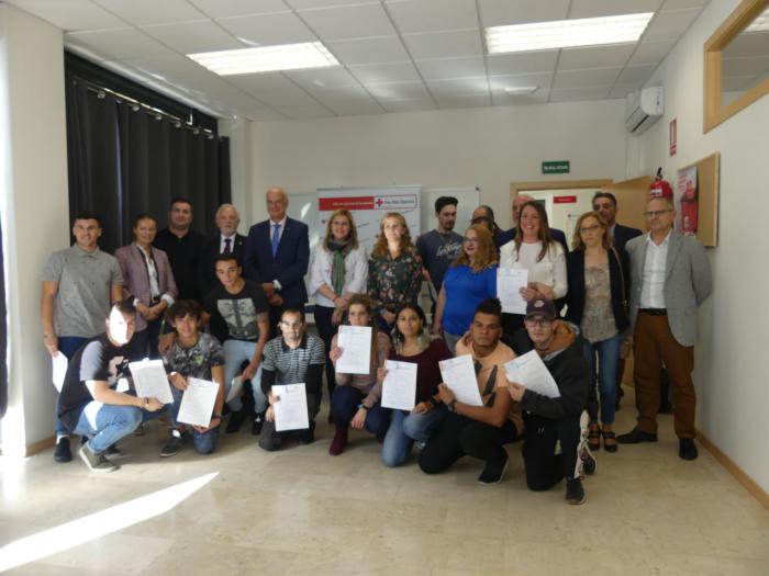 El Centro de Formación de Cruz Roja clausura dos certificados de profesionalidad en “su primer año de vida