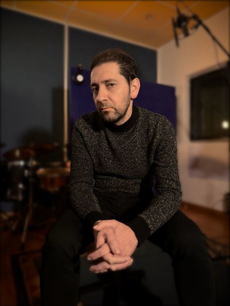 David Ximénez convierte la memoria de la DANA en música con su nuevo tema ‘La corriente’