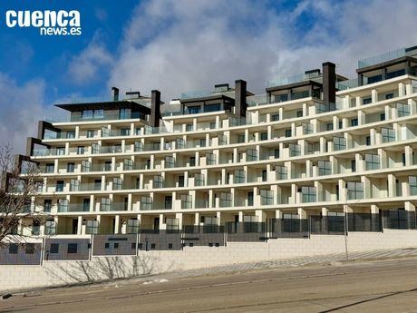 Imagen de viviendas en la provincia de Cuenca, donde la compraventa supera las 2.000 operaciones en 2025, con un claro predominio de la vivienda usada.
