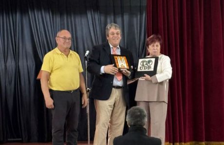 Justo Mora, presidente de UDP en Cuenca, recibe el reconocimiento de Conquense del Año en Barcelona