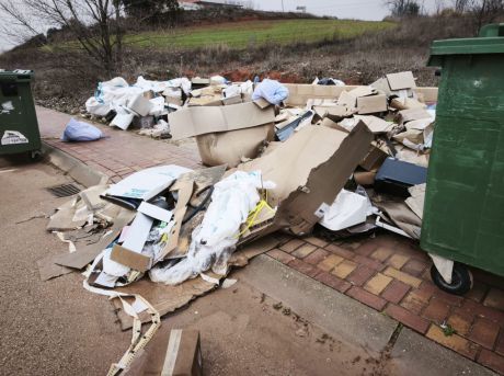 El PP denuncia acumulación de residuos en la urbanización del Campo de Golf de Villar de Olalla