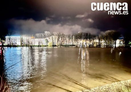 El Júcar alcanza los 174 m³/s en Cuenca y obliga a extremar las medidas de seguridad