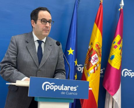 José Martín-Buro, presidente provincial del Partido Popular de Cuenca, durante una comparecencia ante los medios.