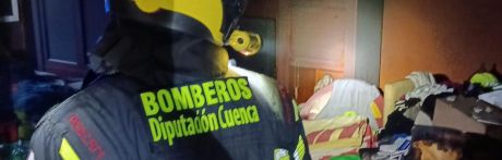 Trasladado al hospital un hombre de 75 años por inhalación de humo tras un incendio en su vivienda