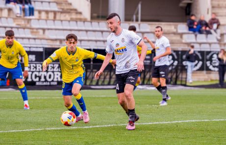 El Conquense refuerza el tercer puesto con un triunfo sólido ante Las Palmas Atlético