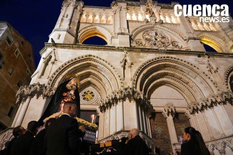 Video | Así fue el Rosario Vespertino de Nuestra Señora de los Dolores por el casco histórico de Cuenca