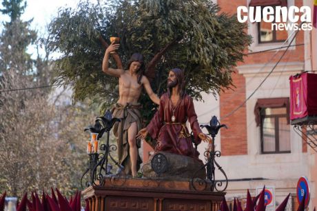 Paz y Caridad marca el pulso del Jueves Santo conquense