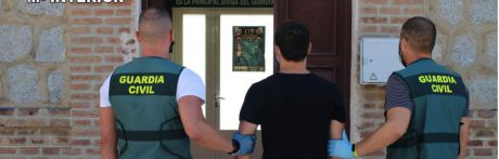 Detenidos dos jóvenes por robar a una anciana tras ganarse su confianza