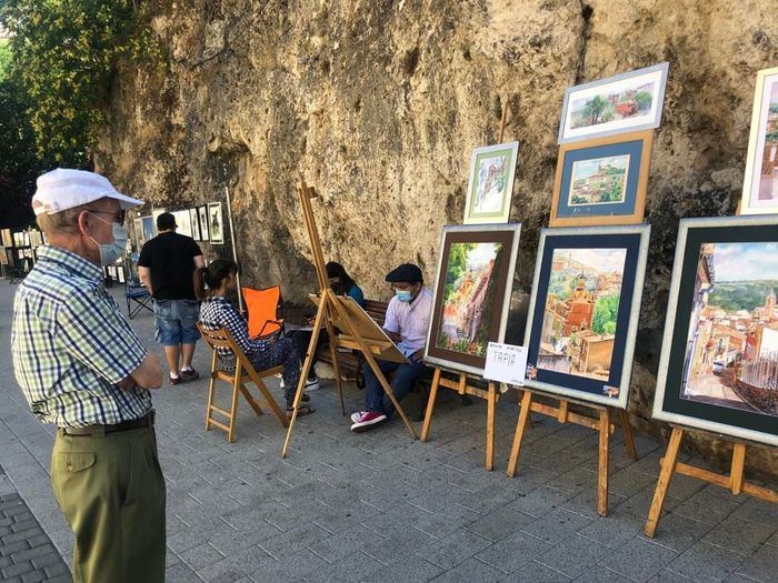 Cultura y música en directo protagonizan el segundo domingo del Paseo del Arte